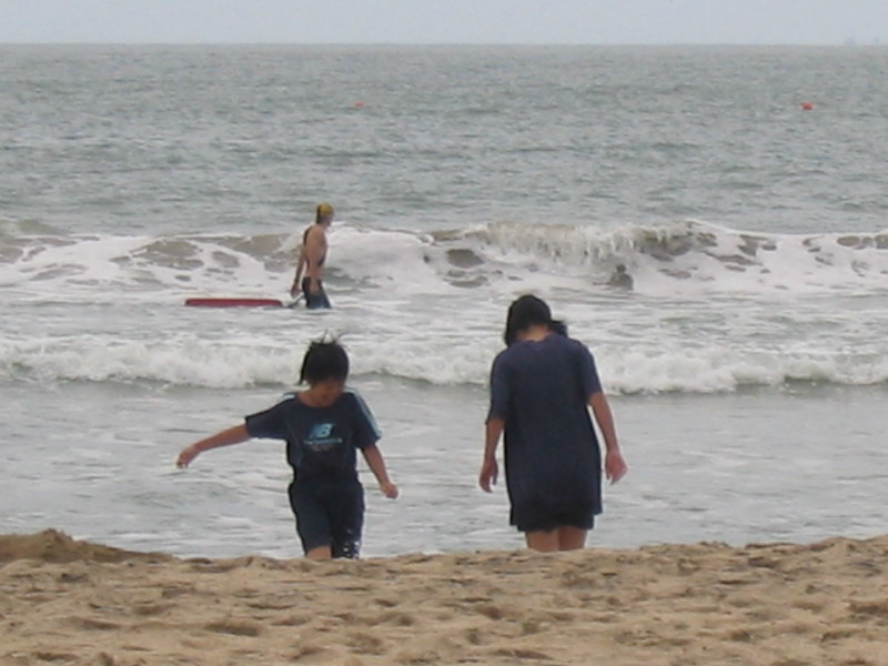 御宿で波と遊ぶ。和田浦で磯遊び。