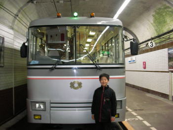 立山アルペンルートを行く