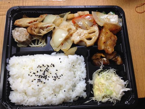 酢豚弁当を食べた。う～～～～ん。