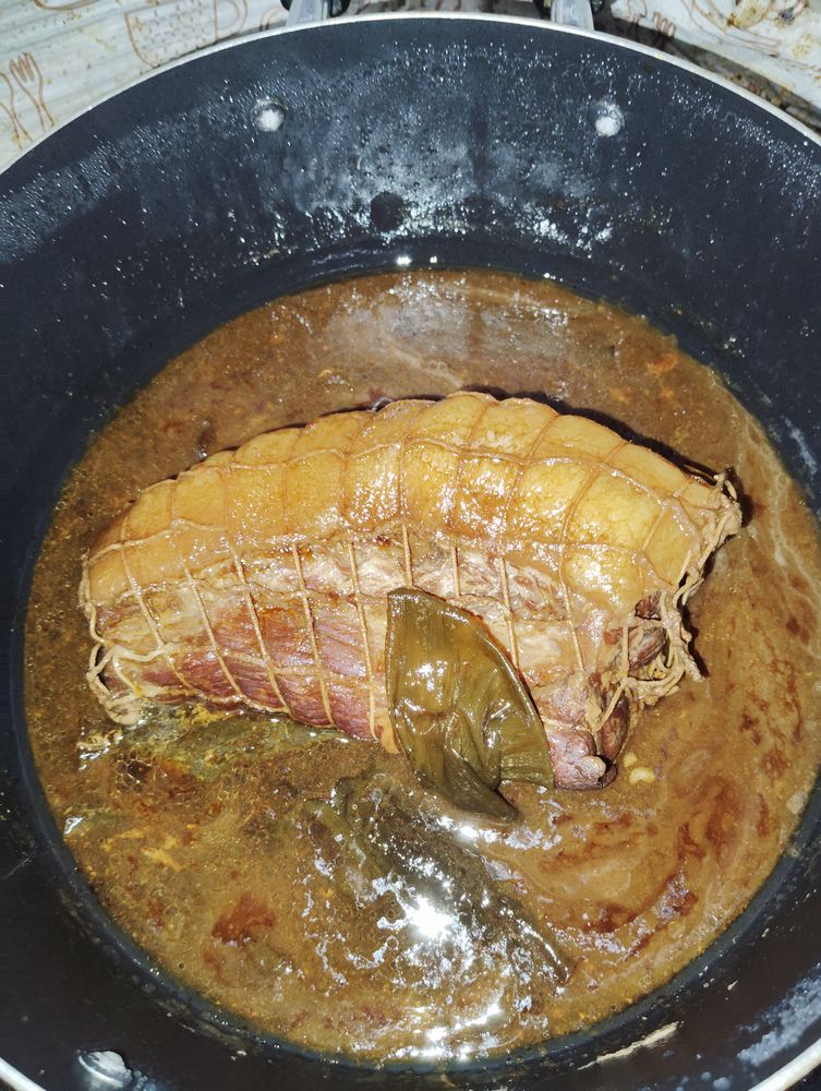 今月は還暦月。ロピアの豚肩ロースでチャーシュー作った。